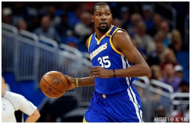 西甲射手榜：姆巴佩16球领跑！费兰-托雷斯11球紧随其后！（西甲射手榜：姆巴佩16球居首，费兰-托雷斯以11球紧追其后）