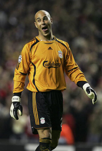 NBA常规赛战报：湖人客场险胜太阳,（湖人客场险胜太阳：NBA常规赛快讯）