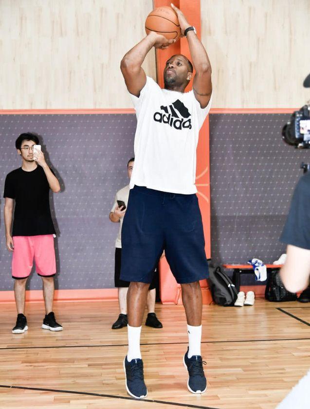 世体：沙特方面确认，明年夏天才会和莱万、吕迪格等谈转会（世体：沙特确认，明夏才与莱万、吕迪格等商谈转会）