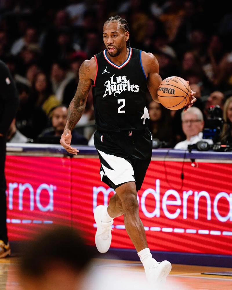 沪媒：柔佛48次射门无法叩开海港大门，替补门将陈威一战封神（沪媒：柔佛48脚狂轰仍颗粒无收，海港替补门将陈威化身铜墙铁壁）