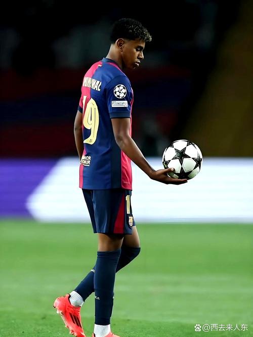 法国足协主席：能不能给姆巴佩多一点自由，让他稍微喘口气（法国足协主席呼吁为姆巴佩减压：多给自由，让他有喘息空间）