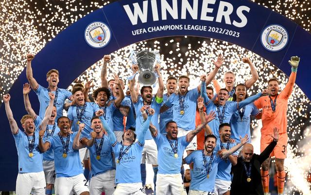 养老？不存在！40岁永动机累瘫了：触球101次 连续10轮狂奔90分钟（养老？想多了！40岁“永动机”累趴：101次触球，已连10轮跑满90分钟）