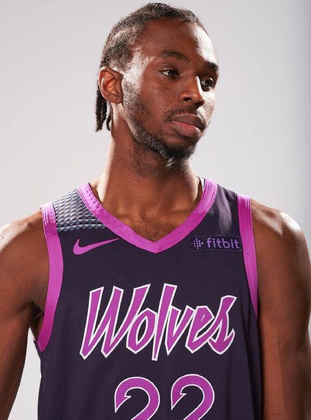 记者：邵佳一执教国足会带着部分在青岛西海岸的助手（记者：邵佳一若接手国足，将携青岛西海岸部分助手）