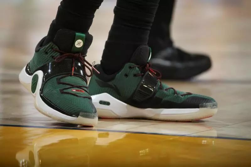 阿圭罗：阿根廷能赢2026世界杯；梅西是巴萨队史最重要的球员（阿圭罗：看好阿根廷夺得2026世界杯，梅西是巴萨史上最重要的球员）