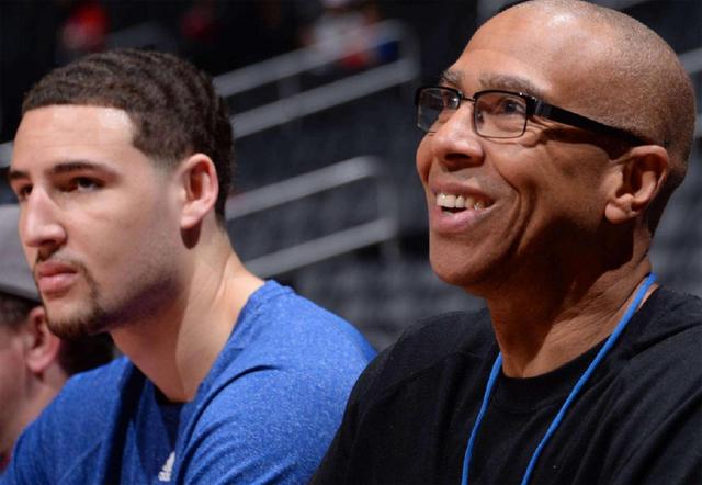 随迈阿密国际夺冠，德保罗赛后剪下主场球网留念（随国际迈阿密加冕冠军，德保罗赛后剪下主场球网作纪念）