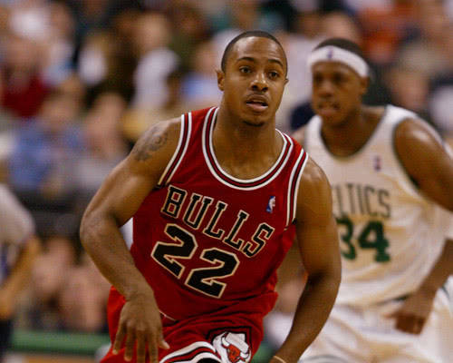 英超多位月最佳主帅陷入困顿，分析豪门爆冷场次增加的主因（英超多名月度最佳教练陷入低迷：豪门爆冷增多的关键原因解析）